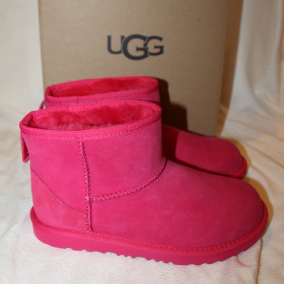 NIB UGG YOUTH 5 6 WOMEN'S 7 8 MINI SUEDE SHEARLING BOOTS RADISH PINK - Picture 2 of 6
